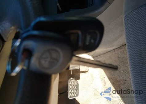 2005 Toyota Camry Le V6 z USA, uszkodzony, nr VIN 4T1BF30K95U085507